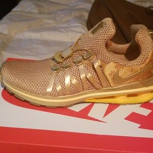 Womans Nike shox gravity